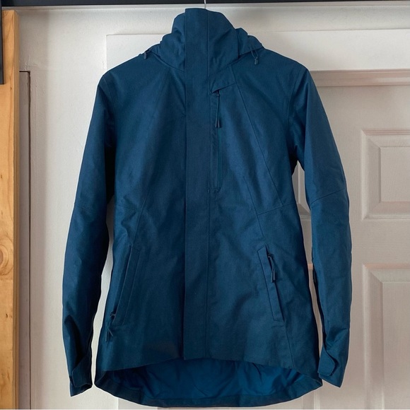 The North Face Women’s Blue Gatekeeper Jacket - Picture 2 of 13